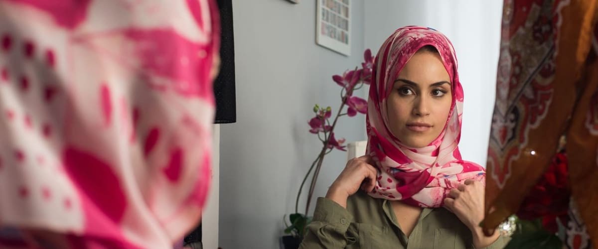 Watch Becoming Burlesque