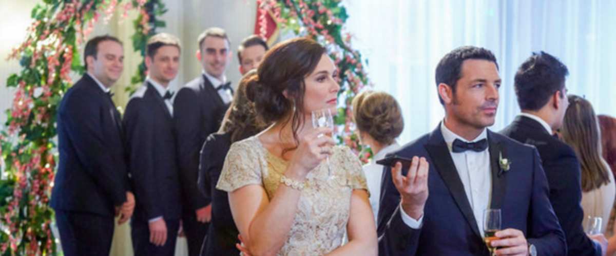 Flower Shop Mystery: Dearly Depotted