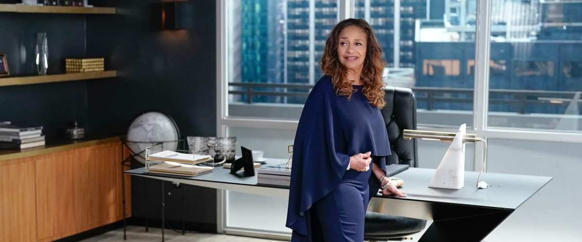 Watch Grey's Anatomy - Season 22