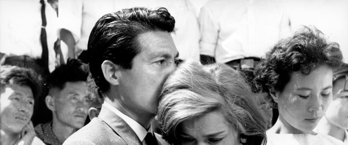 Watch Hiroshima Mon Amour