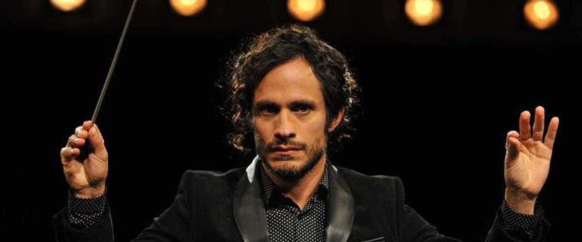 Watch Mozart in the Jungle - Season 3