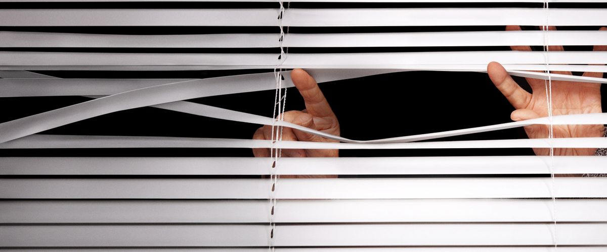 Watch Neighbors - Season 1