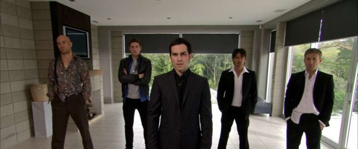 Watch The Almighty Johnsons - Season 1