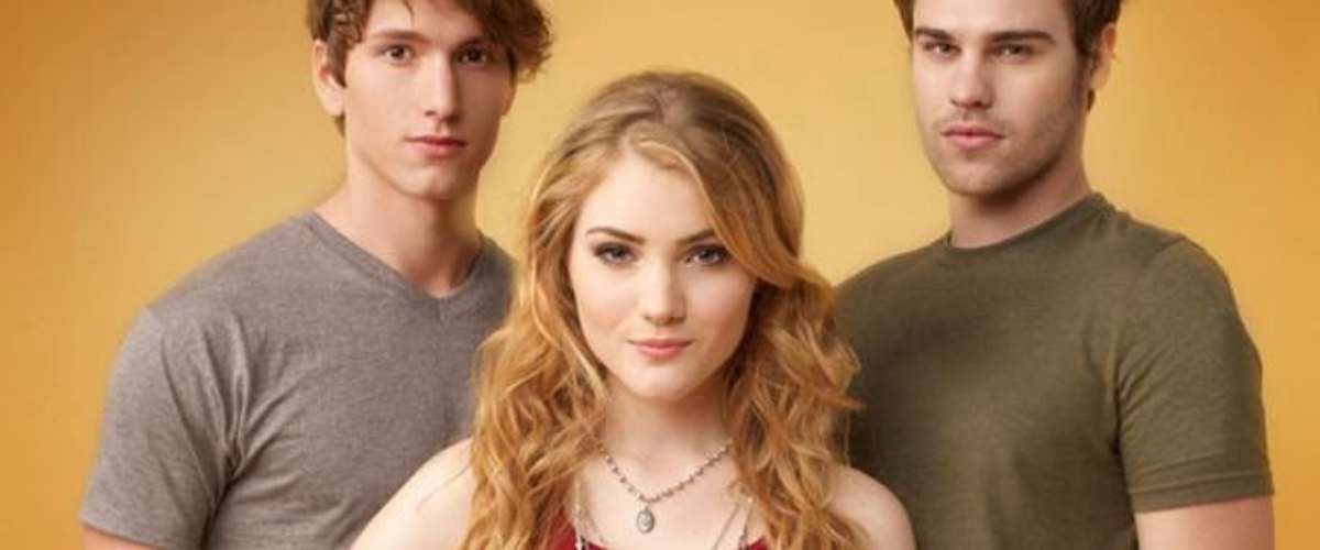 Watch The Nine Lives of Chloe King - Season 1