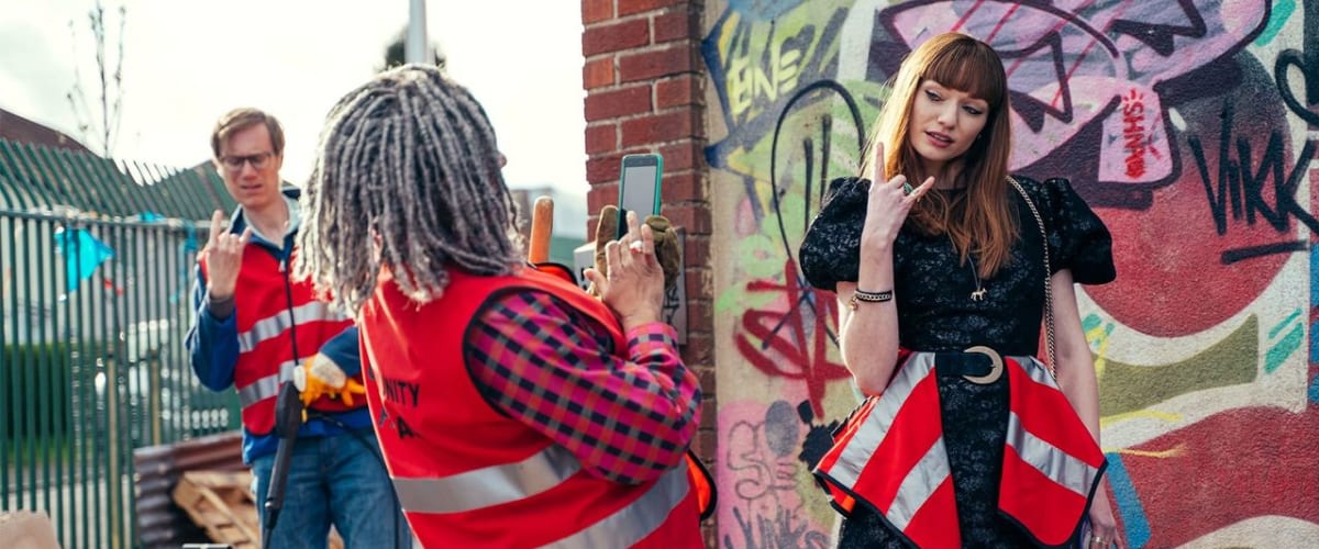 Watch The Outlaws - Season 3