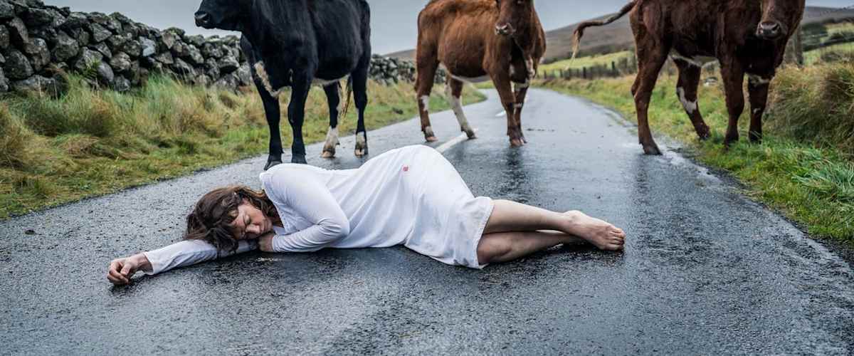 Watch The Woman in the Wall - Season 1