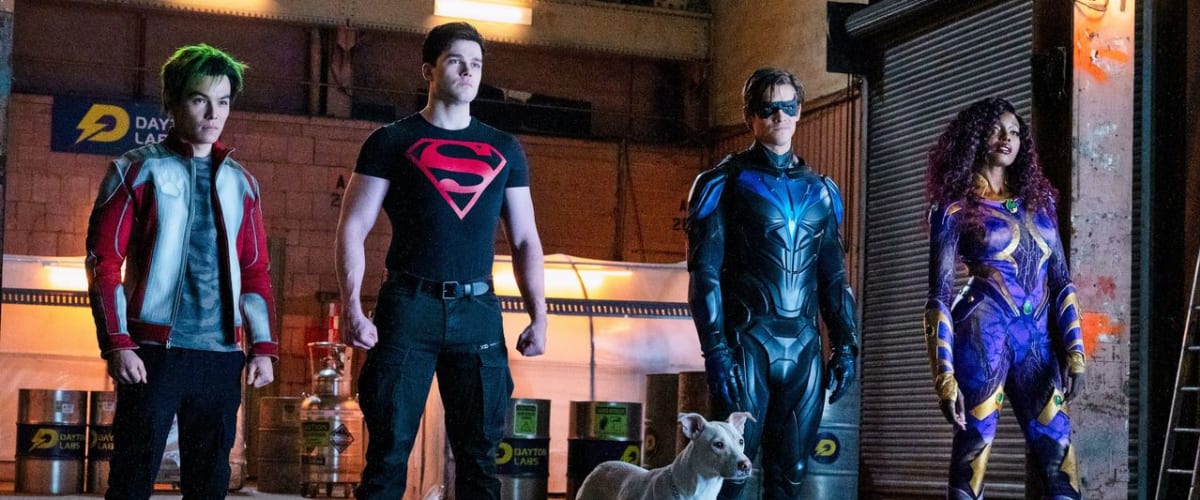 Watch Titans - Season 4