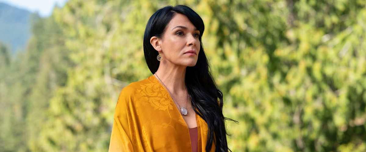 Watch Yellowjackets - Season 3